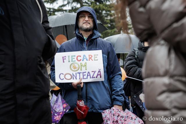 (Foto) „Solidaritate pentru amândoi” – Marșul pentru viață de la Iași, 2026