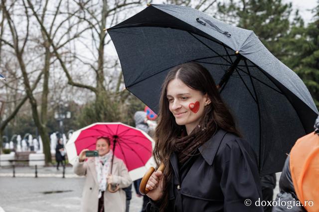 (Foto) „Solidaritate pentru amândoi” – Marșul pentru viață de la Iași, 2026