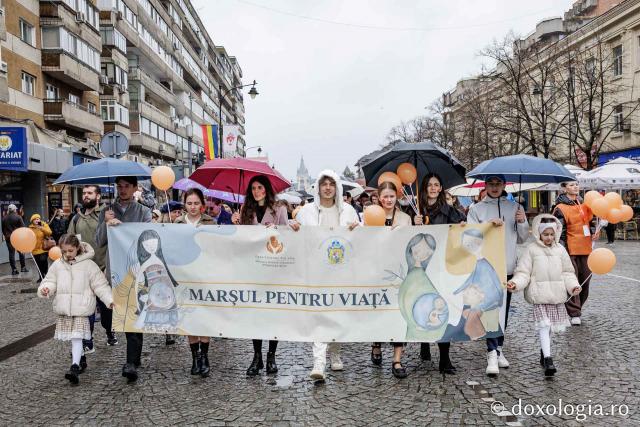 (Foto) „Solidaritate pentru amândoi” – Marșul pentru viață de la Iași, 2026