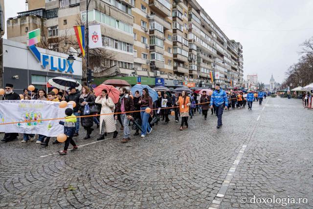 (Foto) „Solidaritate pentru amândoi” – Marșul pentru viață de la Iași, 2026