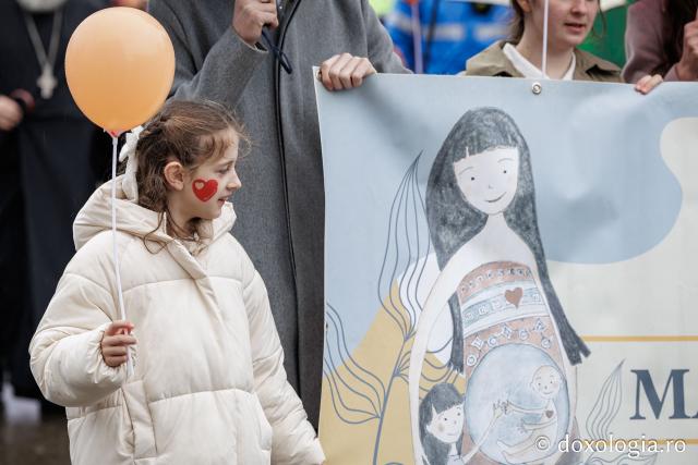 (Foto) „Solidaritate pentru amândoi” – Marșul pentru viață de la Iași, 2026