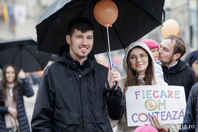 (Foto) „Solidaritate pentru amândoi” – Marșul pentru viață de la Iași, 2026
