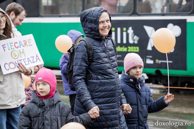 (Foto) „Solidaritate pentru amândoi” – Marșul pentru viață de la Iași, 2026