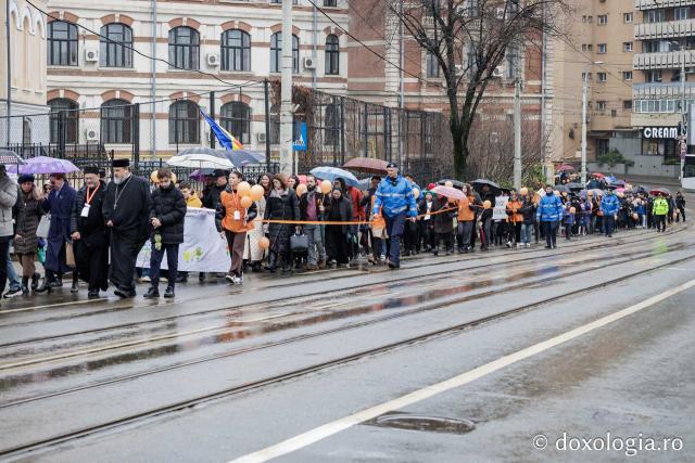 (Foto) „Solidaritate pentru amândoi” – Marșul pentru viață de la Iași, 2026