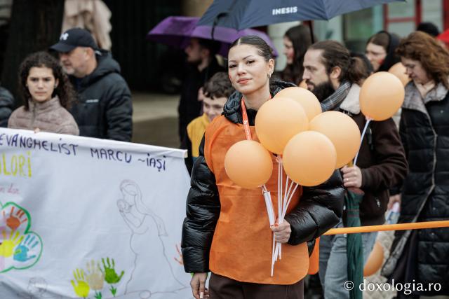 (Foto) „Solidaritate pentru amândoi” – Marșul pentru viață de la Iași, 2026