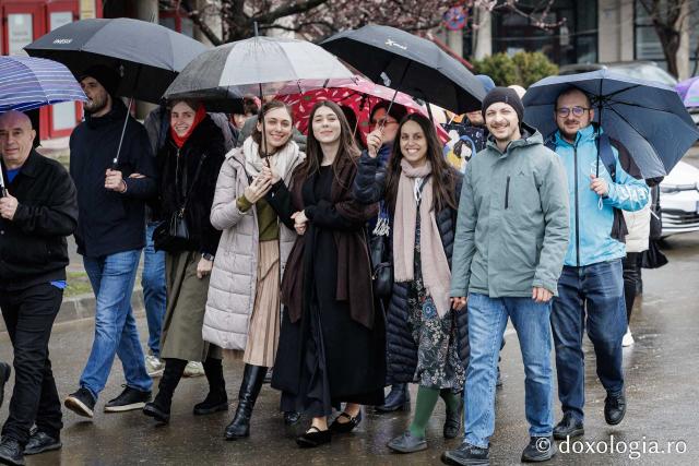 (Foto) „Solidaritate pentru amândoi” – Marșul pentru viață de la Iași, 2026