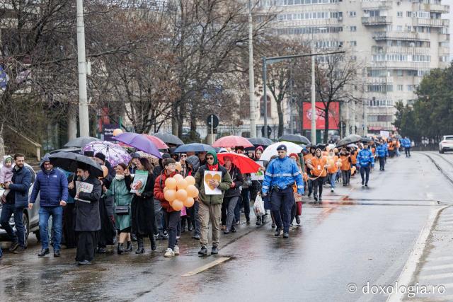 (Foto) „Solidaritate pentru amândoi” – Marșul pentru viață de la Iași, 2026