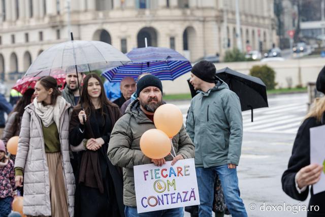 (Foto) „Solidaritate pentru amândoi” – Marșul pentru viață de la Iași, 2026