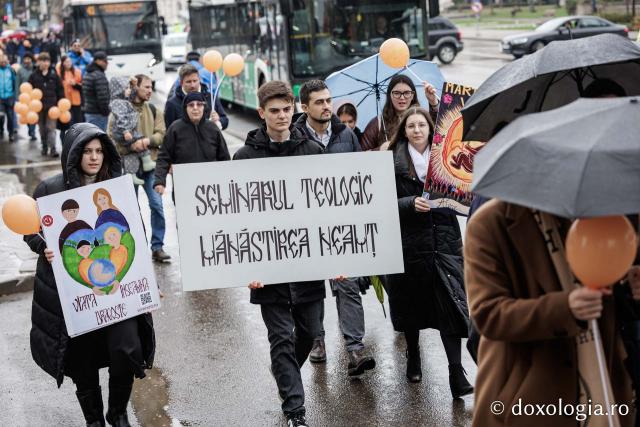 (Foto) „Solidaritate pentru amândoi” – Marșul pentru viață de la Iași, 2026