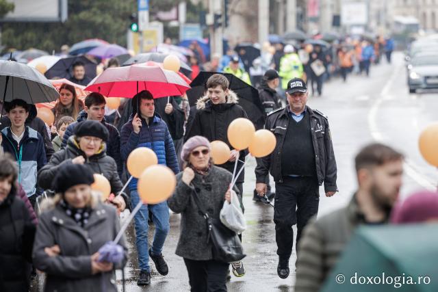 (Foto) „Solidaritate pentru amândoi” – Marșul pentru viață de la Iași, 2026