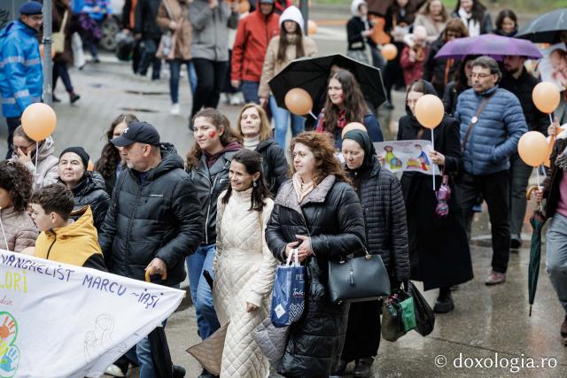 (Foto) „Solidaritate pentru amândoi” – Marșul pentru viață de la Iași, 2026