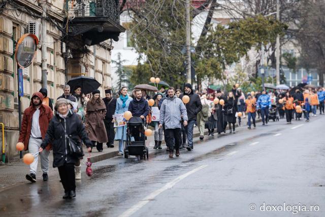 (Foto) „Solidaritate pentru amândoi” – Marșul pentru viață de la Iași, 2026