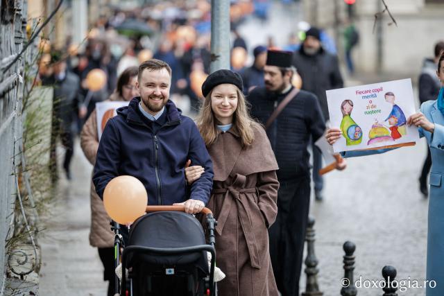 (Foto) „Solidaritate pentru amândoi” – Marșul pentru viață de la Iași, 2026