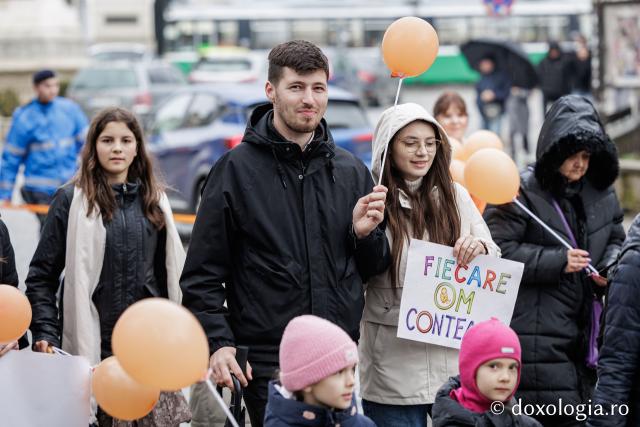 (Foto) „Solidaritate pentru amândoi” – Marșul pentru viață de la Iași, 2026