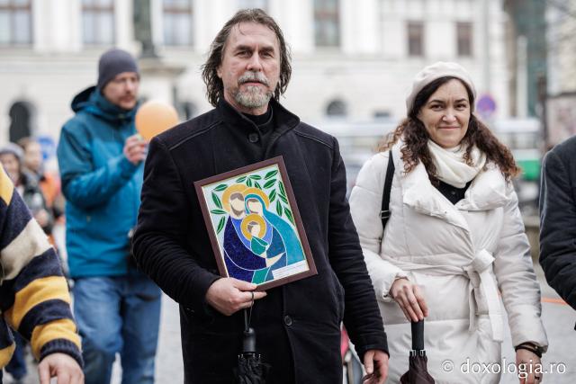 (Foto) „Solidaritate pentru amândoi” – Marșul pentru viață de la Iași, 2026