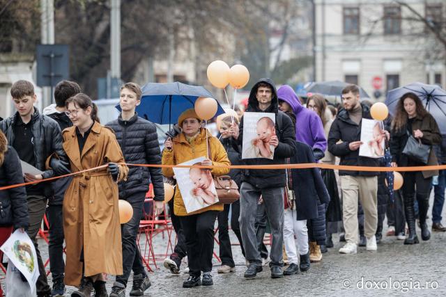 (Foto) „Solidaritate pentru amândoi” – Marșul pentru viață de la Iași, 2026