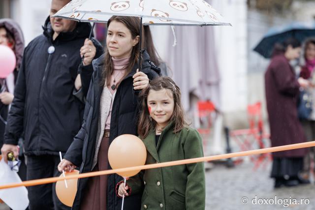 (Foto) „Solidaritate pentru amândoi” – Marșul pentru viață de la Iași, 2026