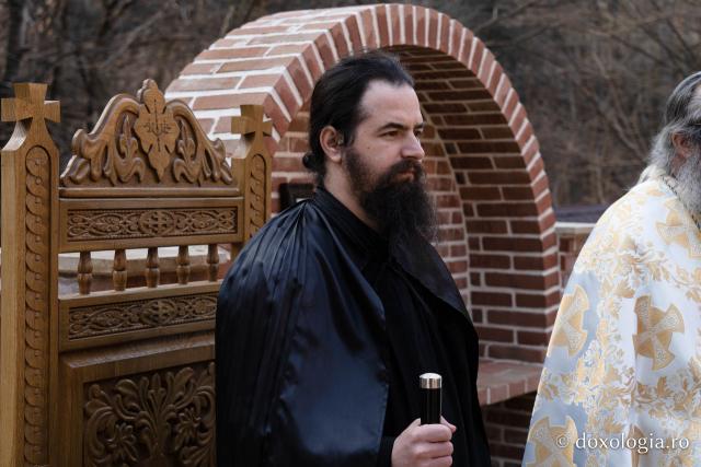 (Foto) Sub semnul Sfintei Cruci: un nou stareț la Mănăstirea Brusturi din județul Neamț