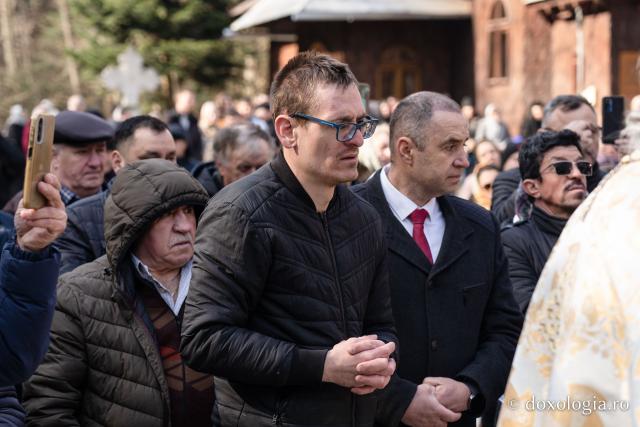 (Foto) Sub semnul Sfintei Cruci: un nou stareț la Mănăstirea Brusturi din județul Neamț