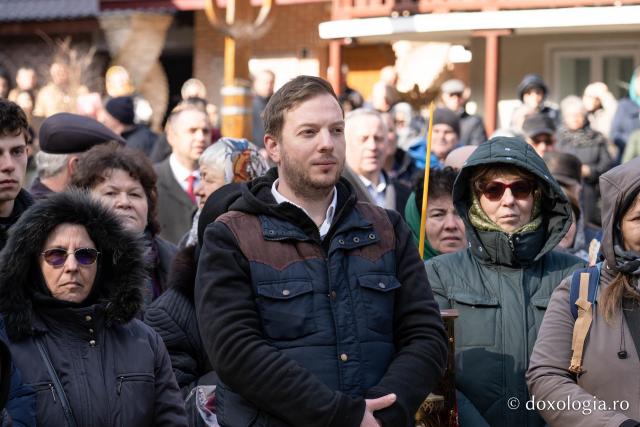 (Foto) Sub semnul Sfintei Cruci: un nou stareț la Mănăstirea Brusturi din județul Neamț
