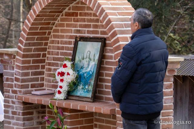 (Foto) Sub semnul Sfintei Cruci: un nou stareț la Mănăstirea Brusturi din județul Neamț