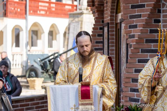 (Foto) Sub semnul Sfintei Cruci: un nou stareț la Mănăstirea Brusturi din județul Neamț