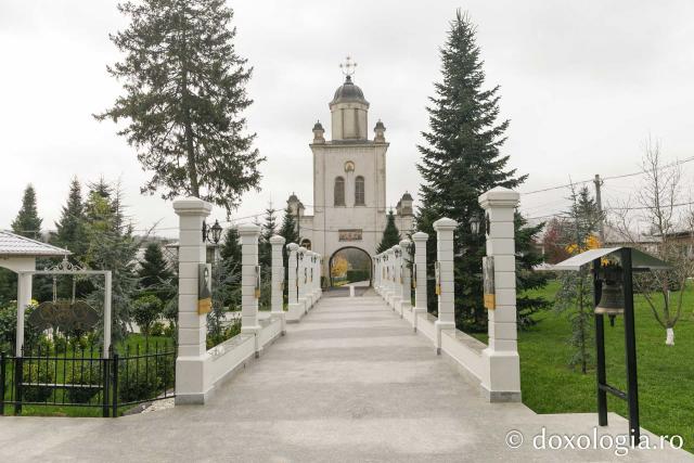 Mănăstirea Pasărea