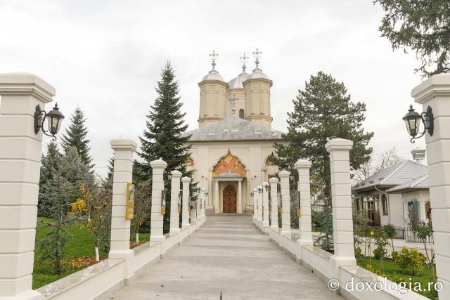 Mănăstirea Pasărea