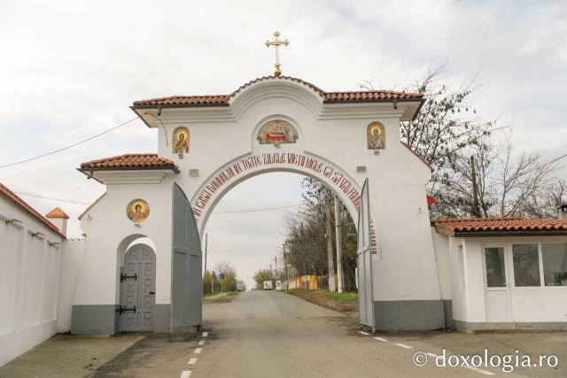 Mănăstirea Pasărea