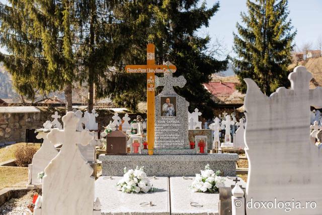 Cimitirul satului Farcașa din Județul Neamț