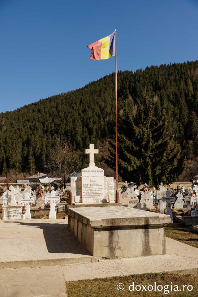 Cimitirul satului Farcașa din Județul Neamț