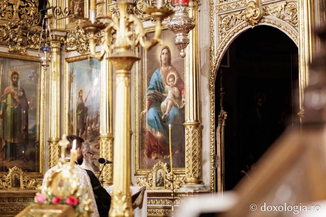 Denia Acatistului Bunei Vestiri la Catedrala mitropolitană din Iași