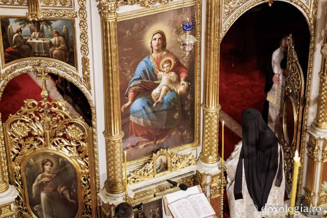 Denia Acatistului Bunei Vestiri la Catedrala mitropolitană din Iași