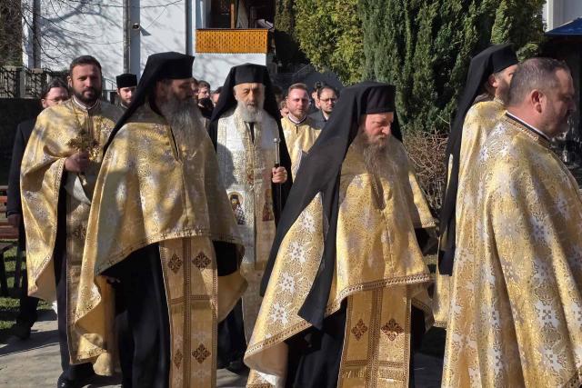Deshumarea moaștelor Sfintei Cuvioase Filotimia de la Râmeț