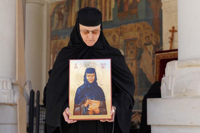 Deshumarea moaștelor Sfintei Cuvioase Filotimia de la Râmeț