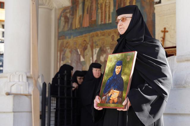 Deshumarea moaștelor Sfintei Cuvioase Filotimia de la Râmeț