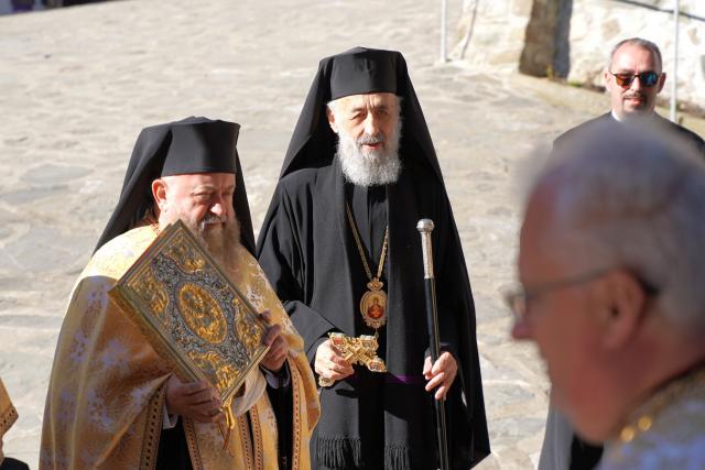 Deshumarea moaștelor Sfintei Cuvioase Filotimia de la Râmeț