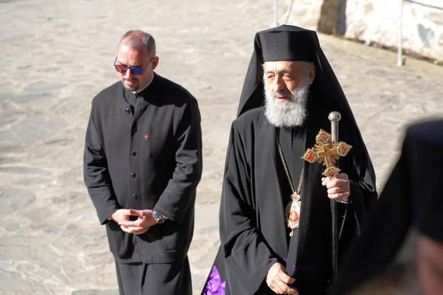 Deshumarea moaștelor Sfintei Cuvioase Filotimia de la Râmeț