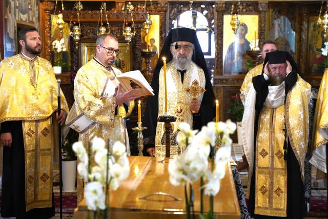 Deshumarea moaștelor Sfintei Cuvioase Filotimia de la Râmeț