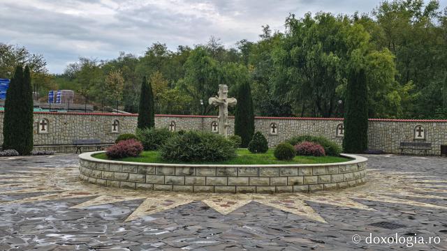 Mănăstirea Brazi – lăcaș de rugăciune și închinare la moaștele Sfântului Sfințit Mucenic Teodosie