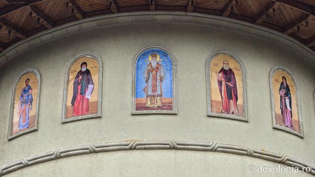 Mănăstirea Brazi – lăcaș de rugăciune și închinare la moaștele Sfântului Sfințit Mucenic Teodosie