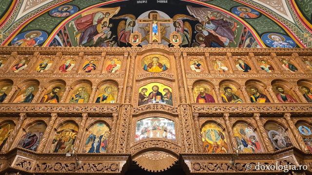 Mănăstirea Brazi – lăcaș de rugăciune și închinare la moaștele Sfântului Sfințit Mucenic Teodosie