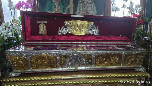 Mănăstirea Brazi – lăcaș de rugăciune și închinare la moaștele Sfântului Sfințit Mucenic Teodosie