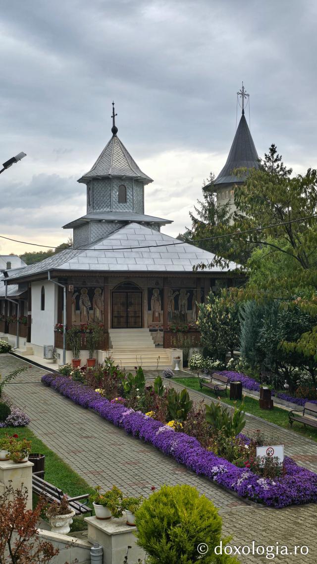 Mănăstirea Brazi – lăcaș de rugăciune și închinare la moaștele Sfântului Sfințit Mucenic Teodosie