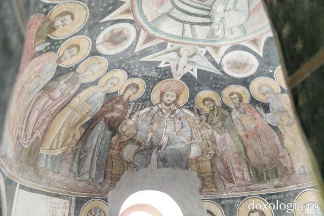 Veșmântul pictural al bisericii vechi de la Mănăstirea Râmeț