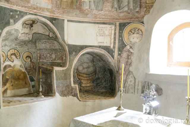 Veșmântul pictural al bisericii vechi de la Mănăstirea Râmeț