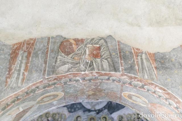 Veșmântul pictural al bisericii vechi de la Mănăstirea Râmeț