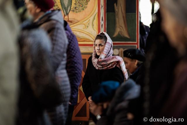 (Foto) Denia celor 12 Evanghelii la Biserica „Adormirea Maicii Domnului” - Galata