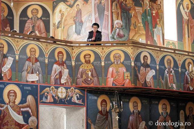 (Foto) Denia celor 12 Evanghelii la Biserica „Adormirea Maicii Domnului” - Galata