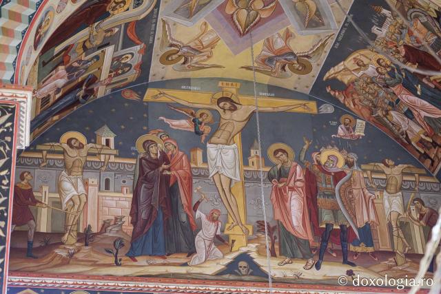 (Foto) Denia celor 12 Evanghelii la Biserica „Adormirea Maicii Domnului” - Galata